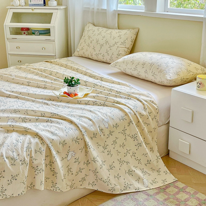 91家纺网 家纺一手货源 找家纺 优米家纺 2025新款ins小清新双层纱印花床单 铃兰兔兔