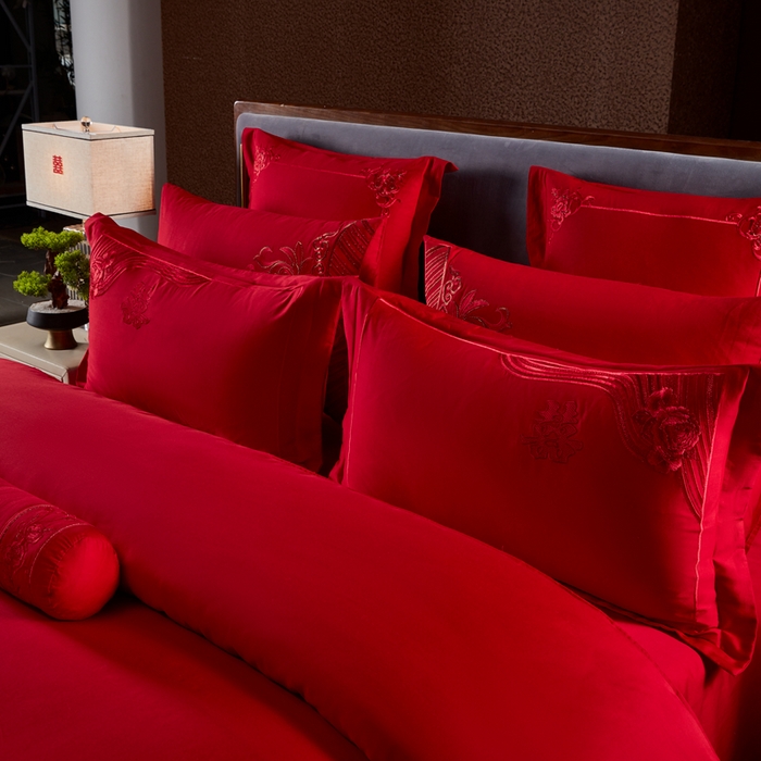 91家纺网 家纺一手货源 找家纺 振翼家纺婚庆专供 2025新款全棉长绒棉婚庆精致绣花四件套 喜相连 红