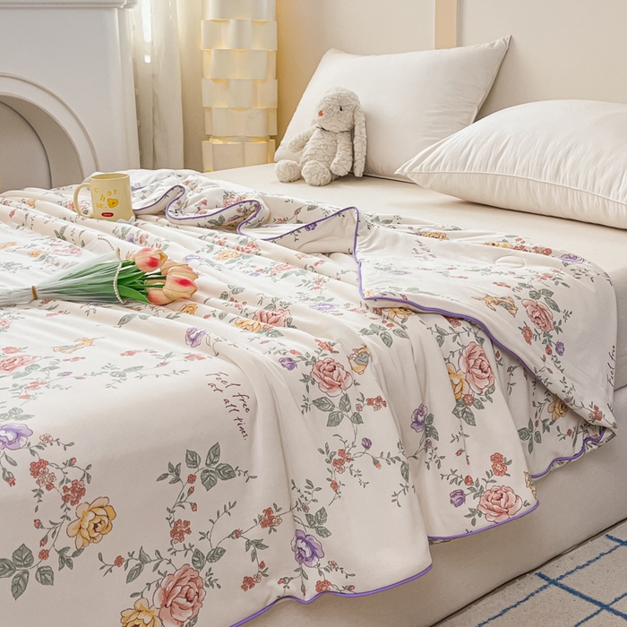 91家纺网 家纺一手货源 找家纺 龙图家纺 2025新款A类母婴针织棉夏被印花卡通凉感丝夏凉被空调被 蔷薇兔