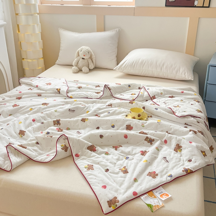 91家纺网 家纺一手货源 找家纺 龙图家纺 2025新款A类母婴针织棉夏被印花卡通凉感丝夏凉被空调被 小熊宝贝