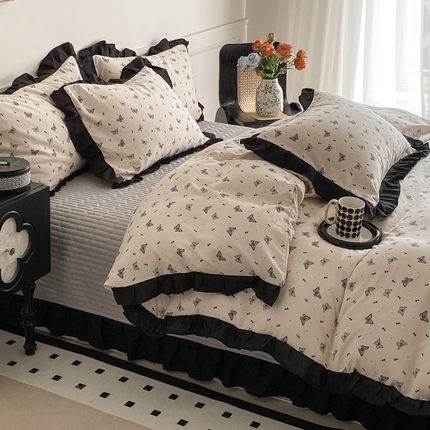 91家纺网 家纺一手货源 找家纺 （总）乐沐家纺 2025新款法式花边夹棉床盖四件套