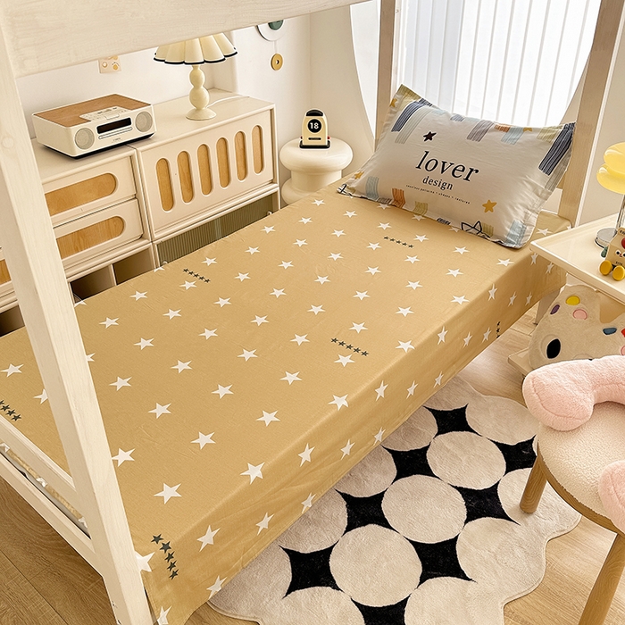 91家纺网 家纺一手货源 找家纺 卡普 2025新款爆款加厚卡通小清新全棉纯棉学生宿舍三件套床笠隔天可拿星光条纹