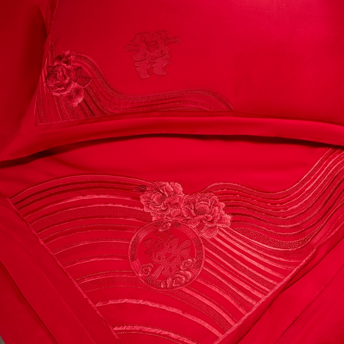 91家纺网 家纺一手货源 找家纺 振翼家纺婚庆专供 2025新款全棉长绒棉婚庆精致绣花四件套 喜相连 红