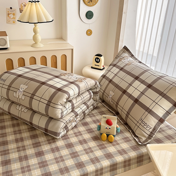 91家纺网 家纺一手货源 找家纺 卡普 2025新款爆款加厚卡通小清新全棉纯棉学生宿舍三件套床笠隔天可拿休闲小熊