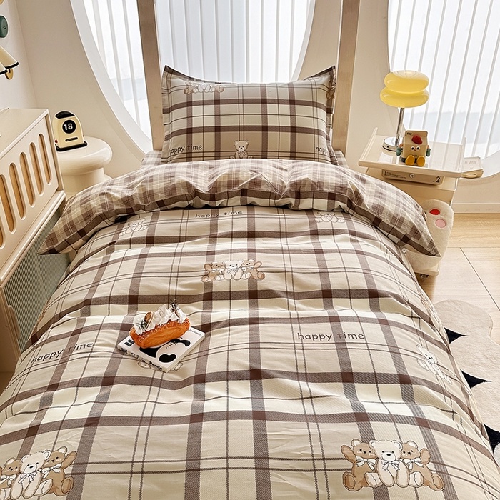 91家纺网 家纺一手货源 找家纺 卡普 2025新款爆款加厚卡通小清新全棉纯棉学生宿舍三件套床笠隔天可拿休闲小熊