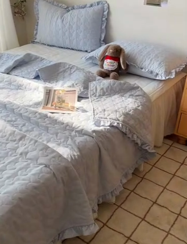 91家纺网 家纺一手货源 找家纺 六巷胡同 2025新款韩系INS博主风小爱心绗缝夏被床盖 INS小爱心-浅蓝