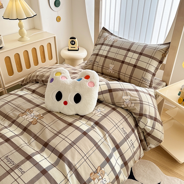 91家纺网 家纺一手货源 找家纺 卡普 2025新款爆款加厚卡通小清新全棉纯棉学生宿舍三件套床笠隔天可拿休闲小熊