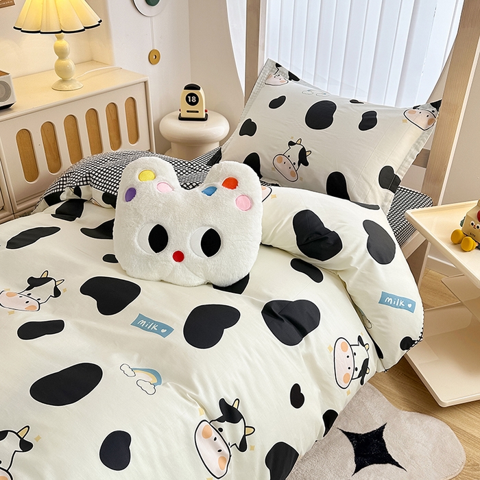 91家纺网 家纺一手货源 找家纺 卡普二店 2024新款爆款加厚卡通小清新全棉纯棉学生宿舍三件套床笠隔天可拿 奶牛宝贝