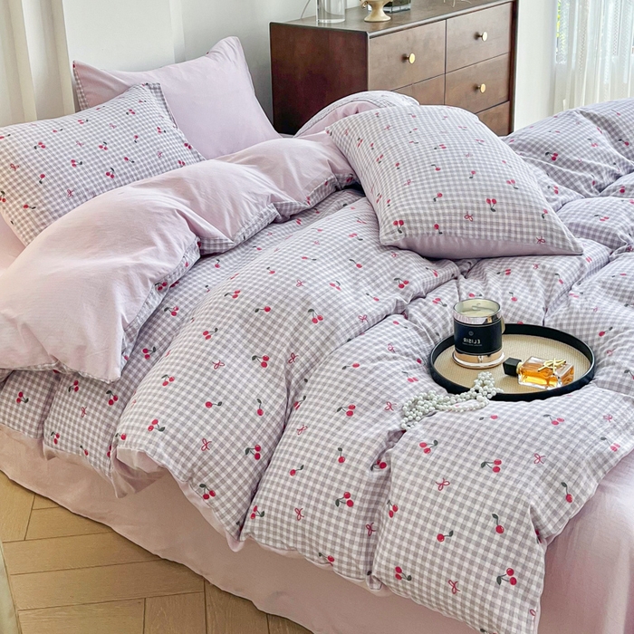 91家纺网 家纺一手货源 找家纺 优米家纺 2025新款色织双层纱木棉四件套 樱桃淡紫小格