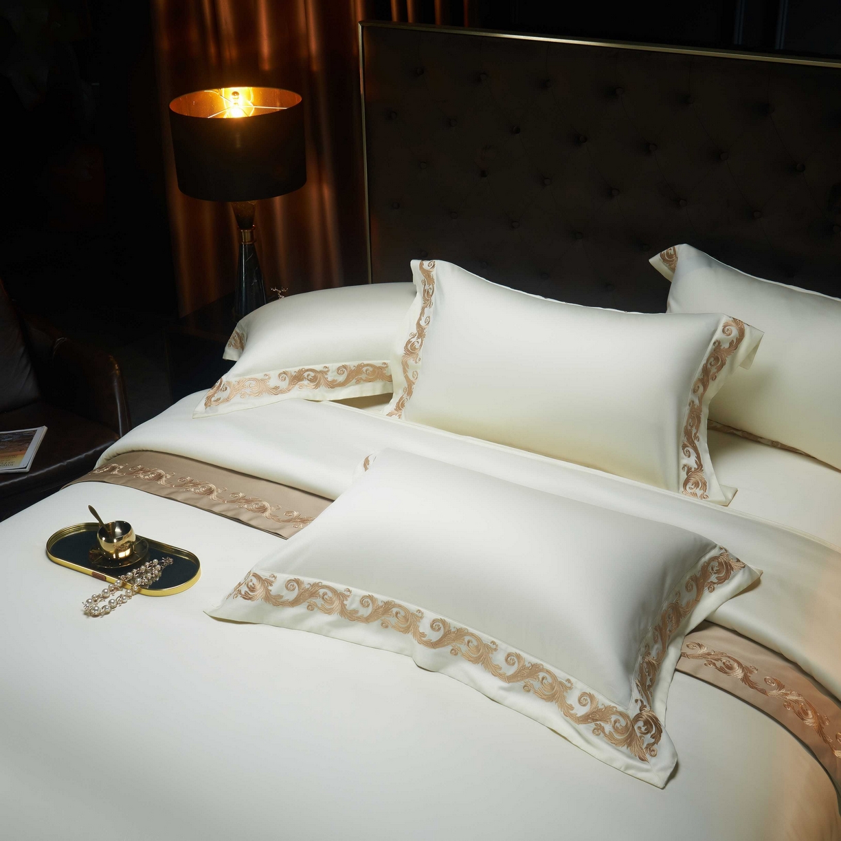 91家纺网 家纺一手货源 找家纺 缔缦 2025新款高端定织面料S140长绒棉精梳棉重磅刺绣四件套罗莎系列 贵族白