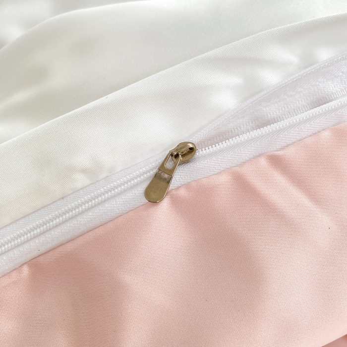 91家纺网 家纺一手货源 找家纺 乐沐家纺 2024新款夏季水洗冰丝四件套水洗真丝纯色双拼单被套-风格二 奶油粉白