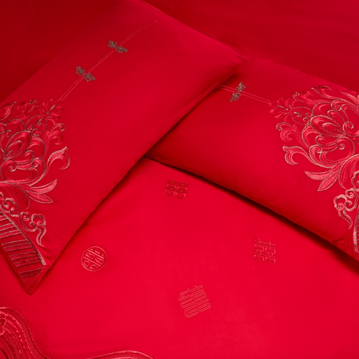 91家纺网 家纺一手货源 找家纺 振翼家纺婚庆专供 2025新款全棉长绒棉婚庆精致绣花四件套 喜相连 红