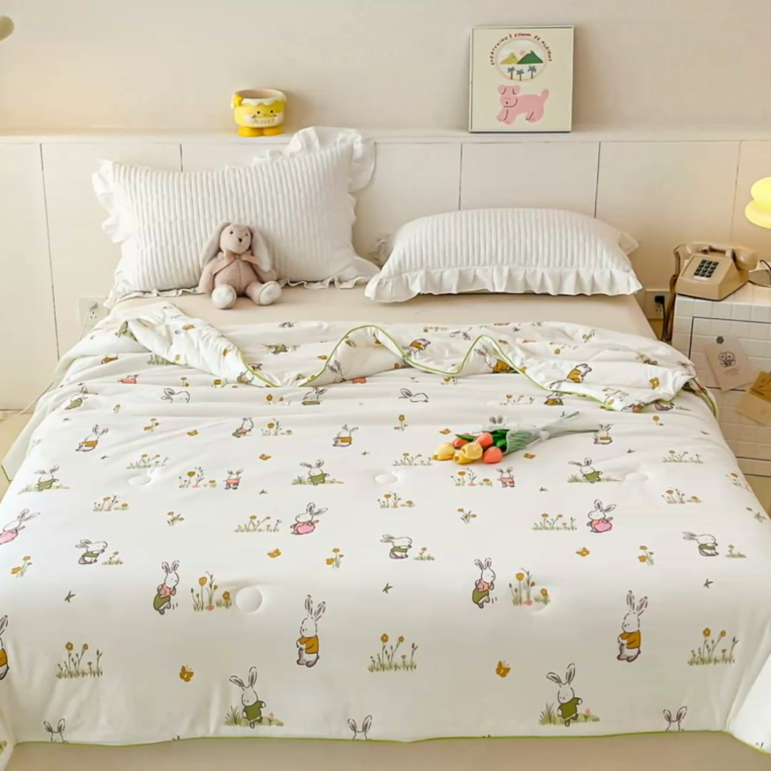 91家纺网 家纺一手货源 找家纺 龙图家纺 2025新款A类母婴针织棉夏被印花卡通凉感丝夏凉被空调被 兔子乐园