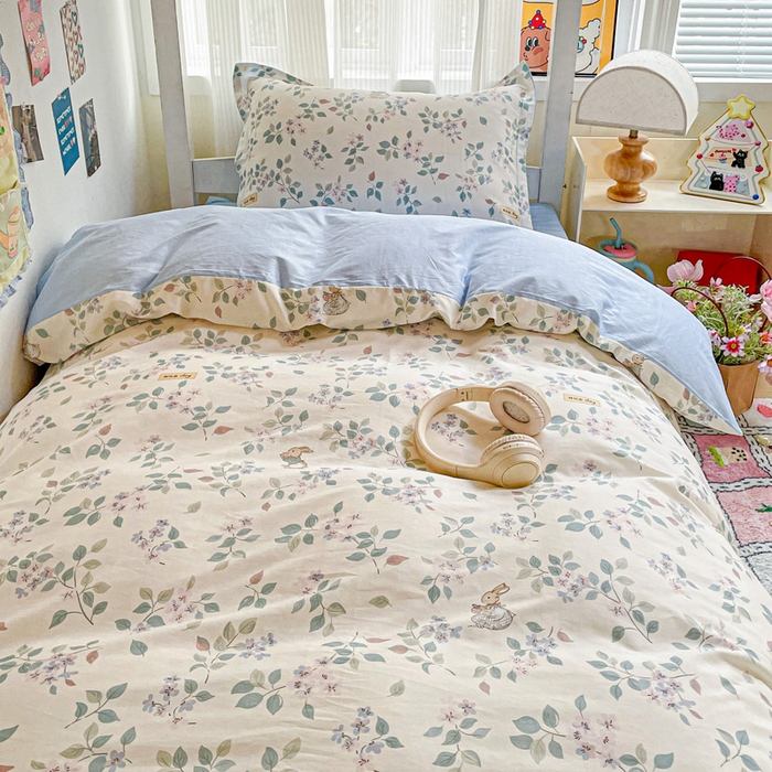 91家纺网 家纺一手货源 找家纺 卡普 2025新款爆款加厚卡通小清新全棉纯棉学生宿舍三件套床笠隔天可拿温暖思绪