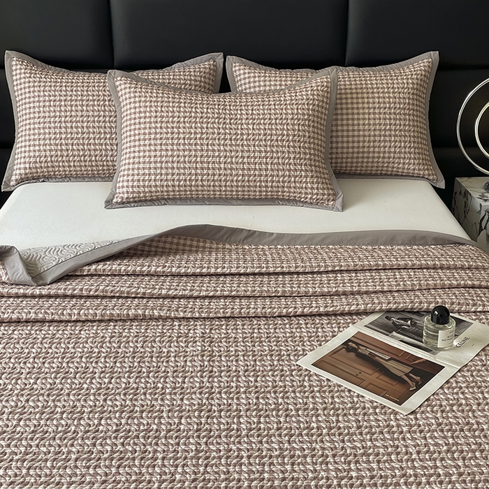 91家纺网 家纺一手货源 找家纺 大渔生活 2025新款磨毛夹棉床盖 小香格