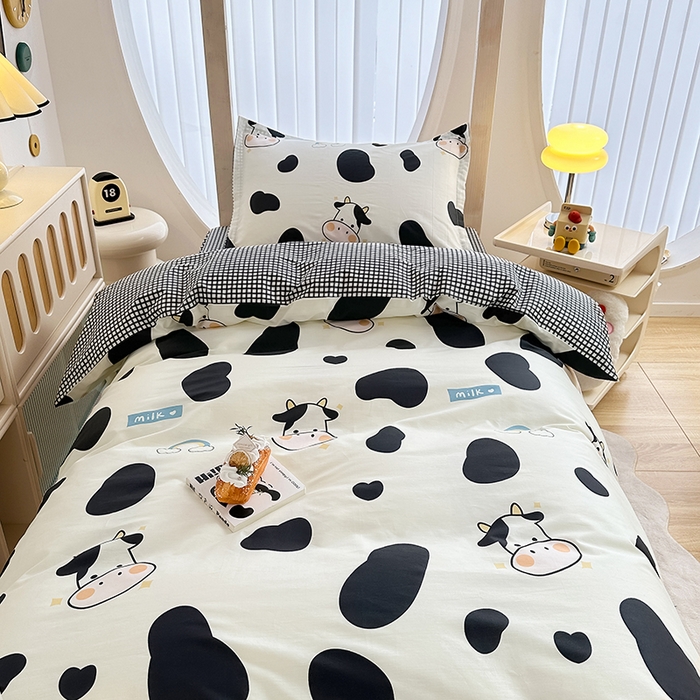 91家纺网 家纺一手货源 找家纺 卡普 2025新款爆款加厚卡通小清新全棉纯棉学生宿舍三件套床笠隔天可拿奶牛宝贝