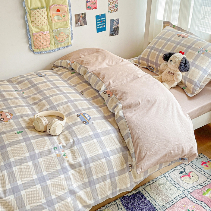 91家纺网 家纺一手货源 找家纺 卡普 2025新款爆款加厚卡通小清新全棉纯棉学生宿舍三件套床笠隔天可拿小汽车