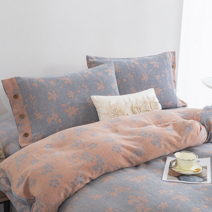 91家纺网 家纺一手货源 找家纺 鲁爱家纺供货 2025新款全棉色织双层纱纽扣四件套 春晖-粉灰