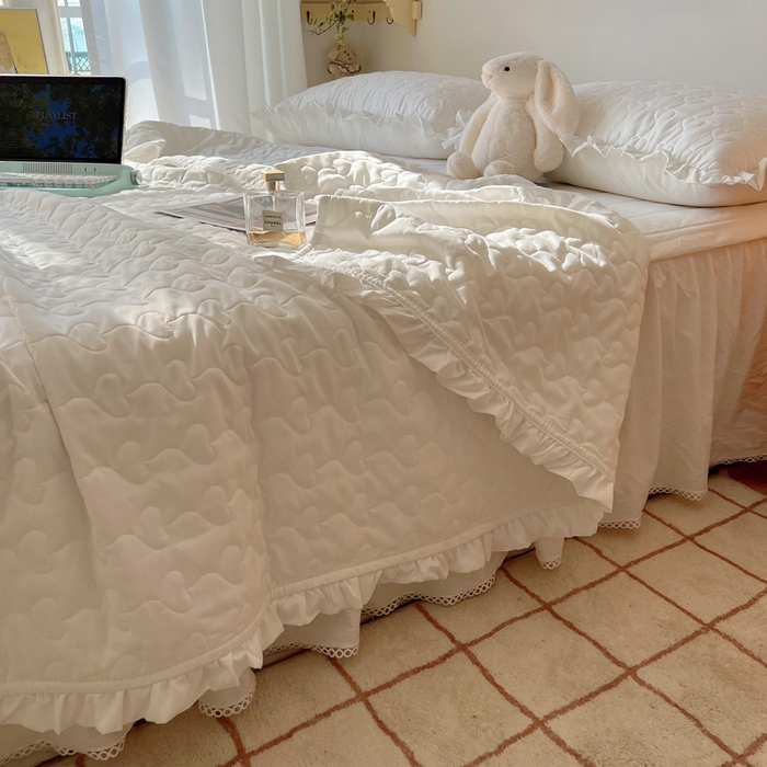 91家纺网 家纺一手货源 找家纺 六巷胡同 2025新款韩系INS博主风小爱心绗缝夏被床盖 INS小爱心-本白