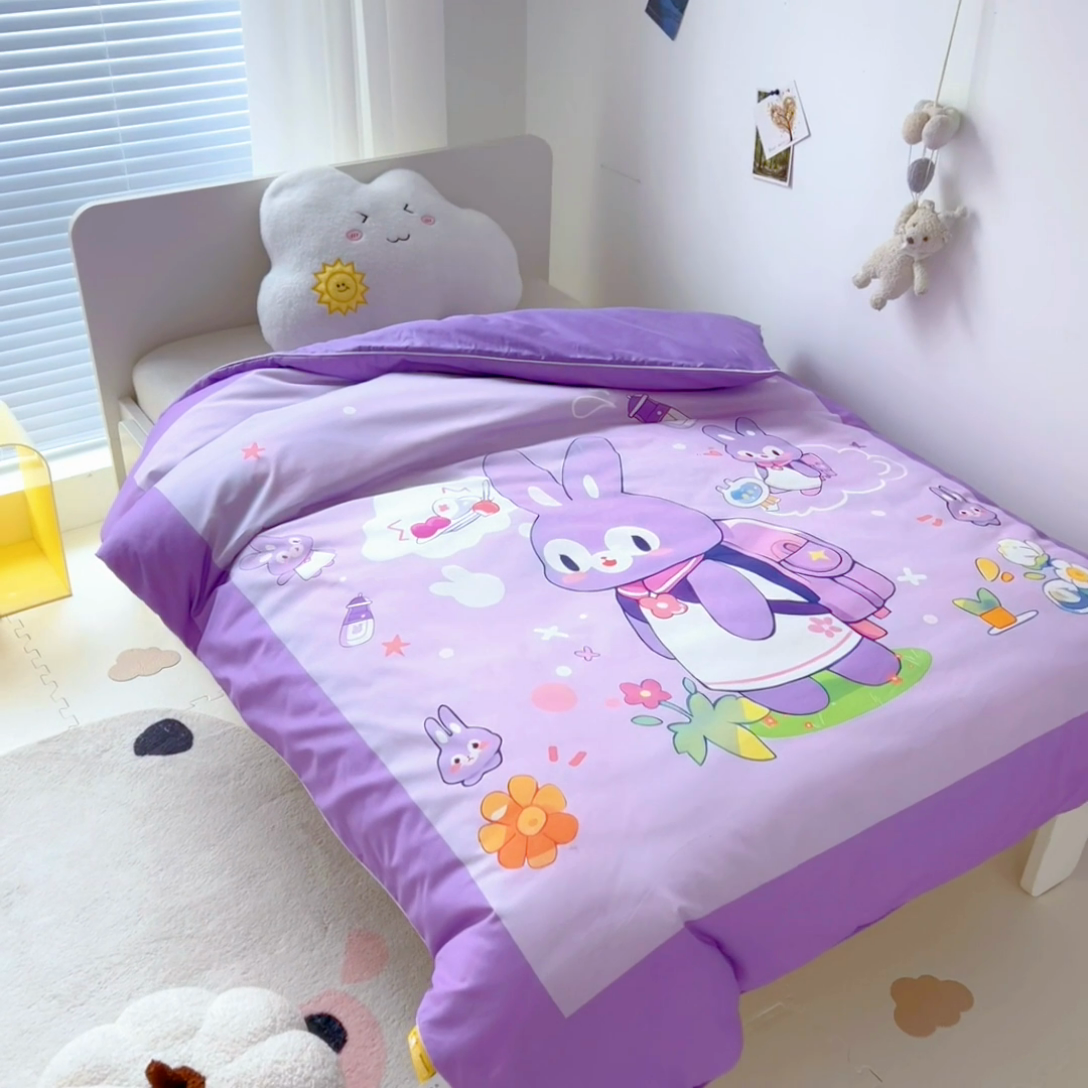 91家纺网 家纺一手货源 找家纺 梵赫 2025新款卡通全棉A类夹棉两用幼儿园儿童夏被被套 背包兔-紫