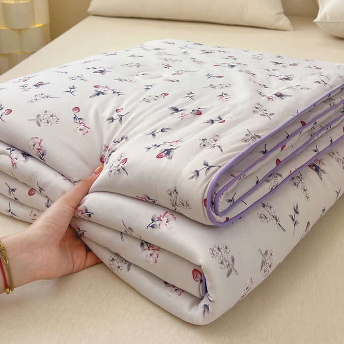 91家纺网 家纺一手货源 找家纺 龙图家纺 2025新款A类母婴针织棉夏被印花卡通凉感丝夏凉被空调被 长相思