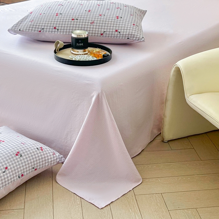 91家纺网 家纺一手货源 找家纺 优米家纺 2025新款色织双层纱木棉四件套 樱桃淡紫小格