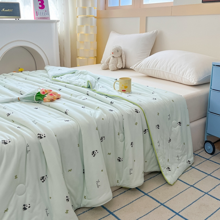 91家纺网 家纺一手货源 找家纺 龙图家纺 2025新款A类母婴针织棉夏被印花卡通凉感丝夏凉被空调被 小熊猫