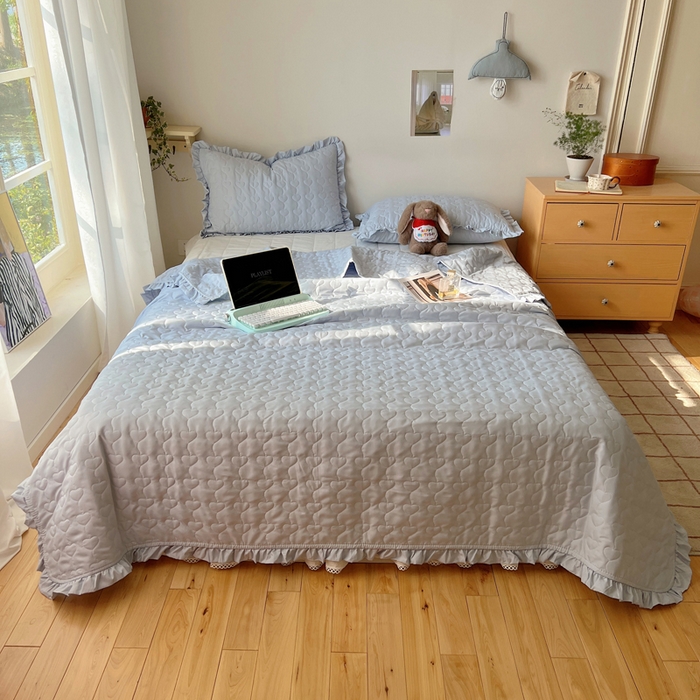 91家纺网 家纺一手货源 找家纺 六巷胡同 2025新款韩系INS博主风小爱心绗缝夏被床盖 INS小爱心-浅蓝