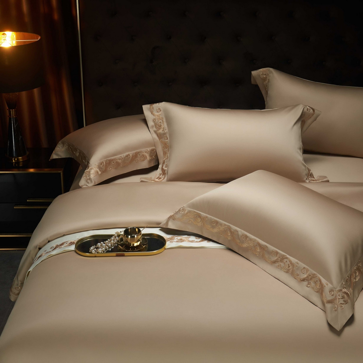 91家纺网 家纺一手货源 找家纺 缔缦 2025新款高端定织面料S140长绒棉精梳棉重磅刺绣四件套罗莎系列 卡其