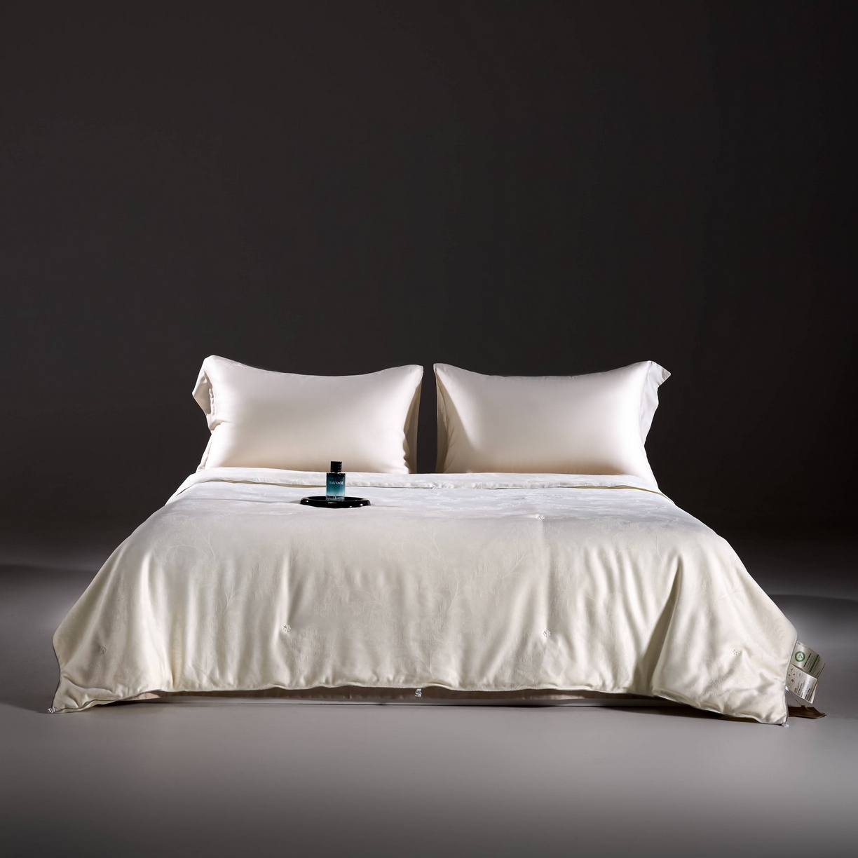 91家纺网 家纺一手货源 找家纺 （总）丽卡家纺 2025新款大提花蚕丝被被子被芯