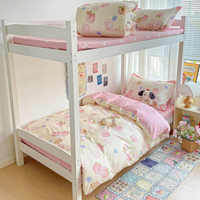 91家纺网 家纺一手货源 找家纺 卡普 2025新款爆款加厚卡通小清新全棉纯棉学生宿舍三件套床笠隔天可拿蜜桃松鼠