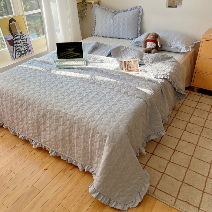 91家纺网 家纺一手货源 找家纺 六巷胡同 2025新款韩系INS博主风小爱心绗缝夏被床盖 INS小爱心-浅蓝