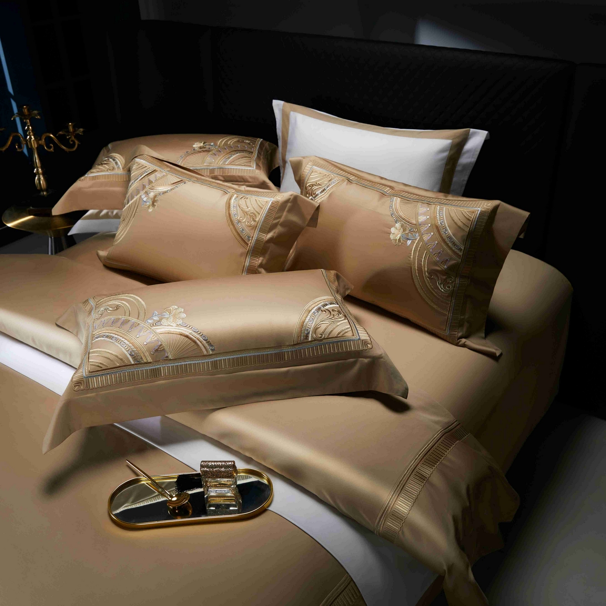 91家纺网 家纺一手货源 找家纺 2025新款高端定织面料S140长绒棉精梳棉重磅刺绣四件套巴赫系列 巴赫 卡其