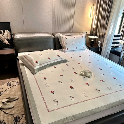 91家纺网 家纺一手货源 找家纺 （总） 橘滋家纺 2025夏日高端A类原创设计轻奢卡通简约数码冰丝席高级凉席-床席床笠