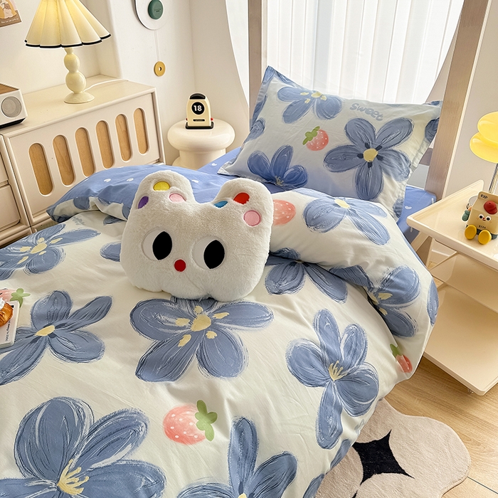 91家纺网 家纺一手货源 找家纺 卡普 2025新款爆款加厚卡通小清新全棉纯棉学生宿舍三件套床笠隔天可拿蓝色甜心