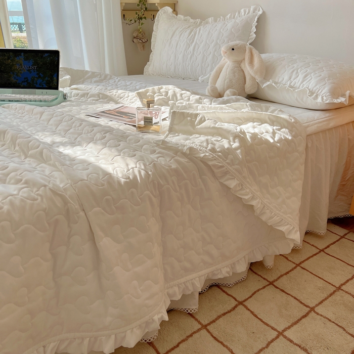 91家纺网 家纺一手货源 找家纺 六巷胡同 2025新款韩系INS博主风小爱心绗缝夏被床盖 INS小爱心-本白