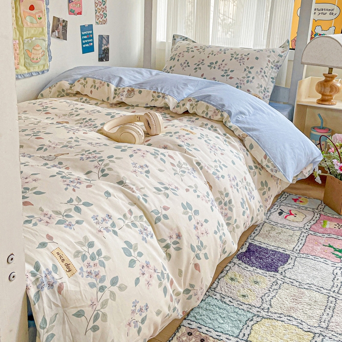 91家纺网 家纺一手货源 找家纺 卡普 2025新款爆款加厚卡通小清新全棉纯棉学生宿舍三件套床笠隔天可拿温暖思绪