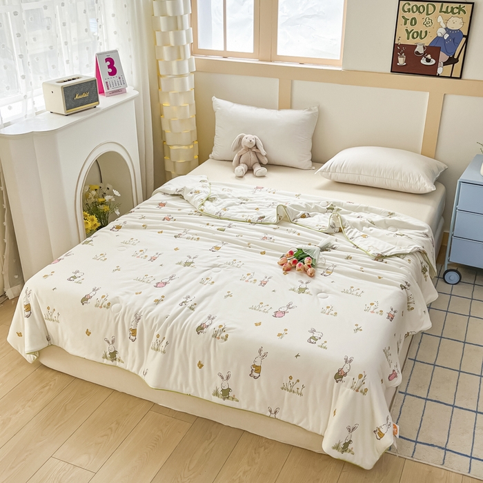 91家纺网 家纺一手货源 找家纺 龙图家纺 2025新款A类母婴针织棉夏被印花卡通凉感丝夏凉被空调被 兔子乐园