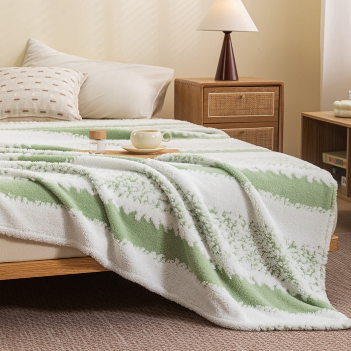 91家纺网 家纺一手货源 找家纺 潮邦 2025新款阳离子柔云毯毛毯-素影雅韵系列【可供跨境电商可压缩】 绿蔓
