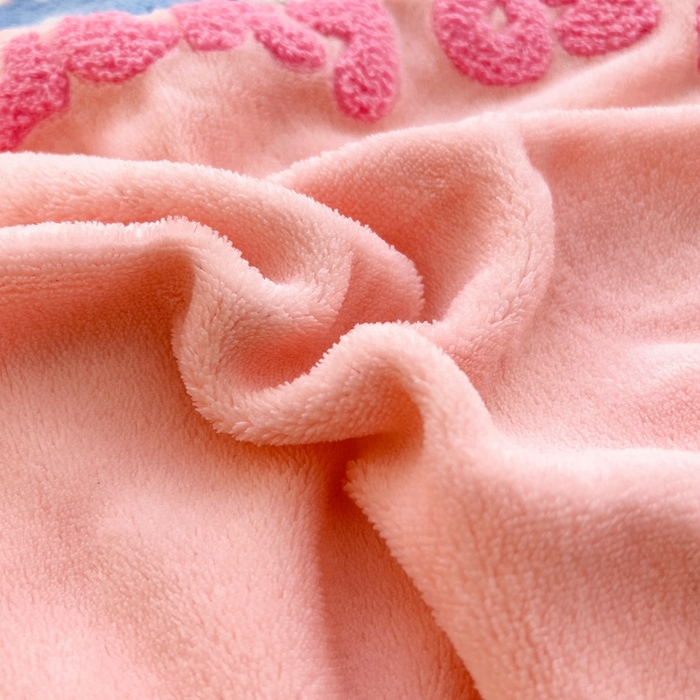 91家纺网 家纺一手货源 找家纺 梵赫 2025新款A类牛奶绒毛巾绣儿童幼儿园三件套多件套 玩偶兔兔