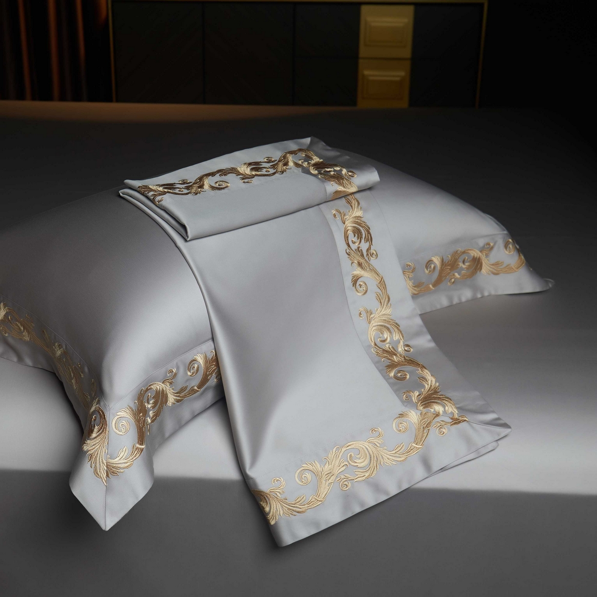 91家纺网 家纺一手货源 找家纺 缔缦 2025新款高端定织面料S140长绒棉精梳棉重磅刺绣四件套罗莎系列 高级灰