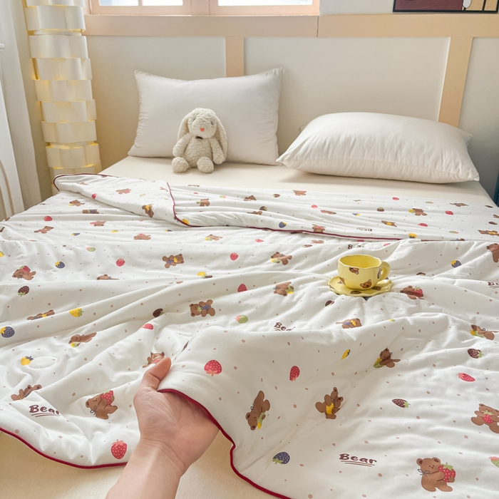 91家纺网 家纺一手货源 找家纺 龙图家纺 2025新款A类母婴针织棉夏被印花卡通凉感丝夏凉被空调被 小熊宝贝