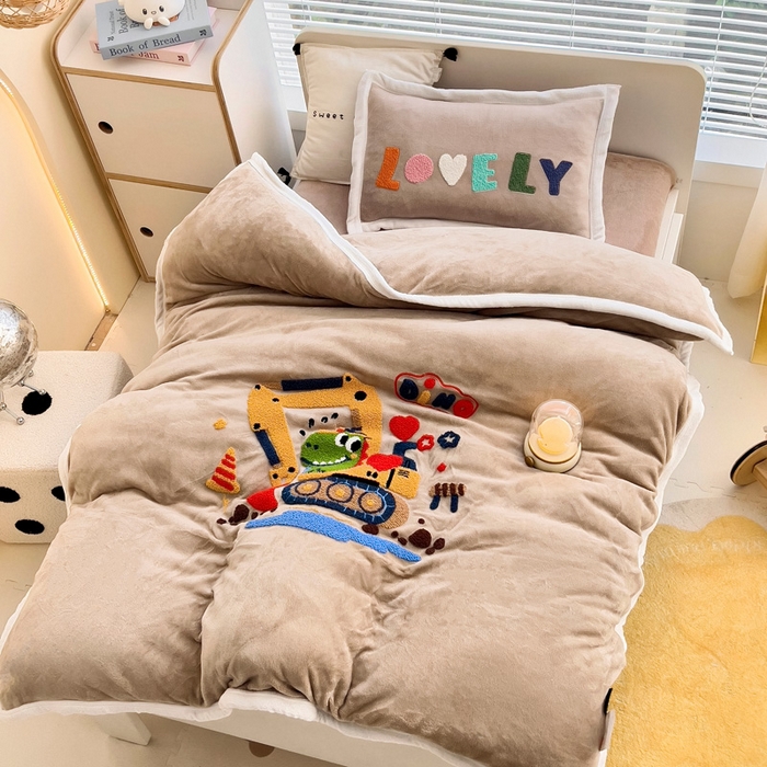 91家纺网 家纺一手货源 找家纺 （总）梵赫 2025新款A类牛奶绒毛巾绣儿童幼儿园三件套多件套