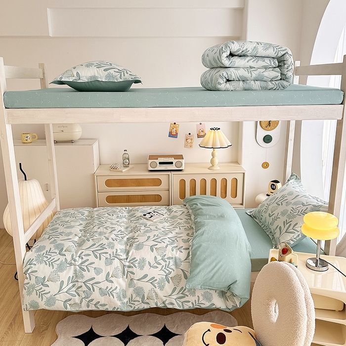 91家纺网 家纺一手货源 找家纺 卡普 2025新款爆款加厚卡通小清新全棉纯棉学生宿舍三件套床笠隔天可拿蓝风铃