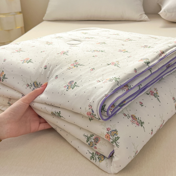 91家纺网 家纺一手货源 找家纺 龙图家纺 2025新款A类母婴针织棉夏被印花卡通凉感丝夏凉被空调被 花千朵