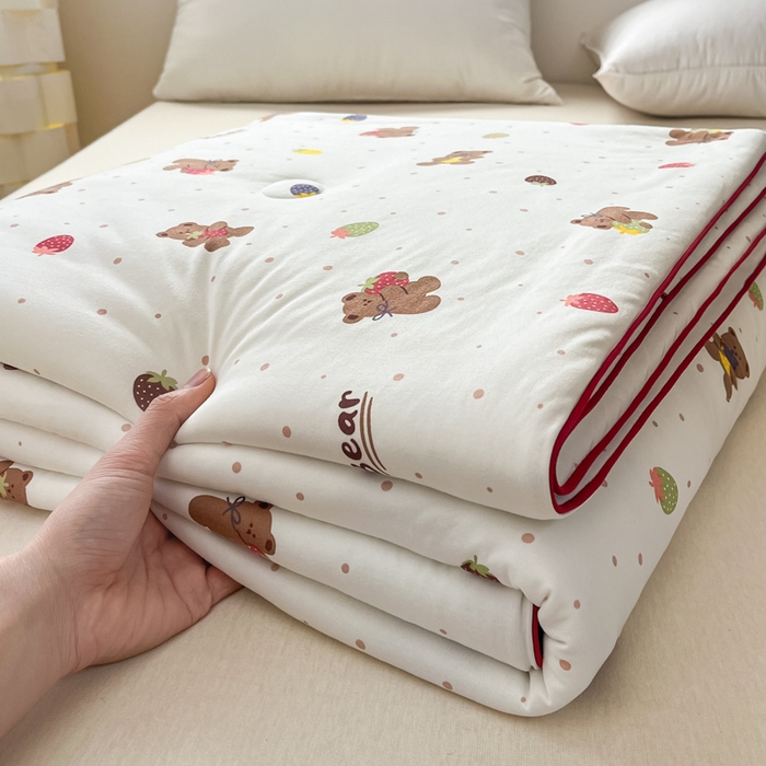 91家纺网 家纺一手货源 找家纺 龙图家纺 2025新款A类母婴针织棉夏被印花卡通凉感丝夏凉被空调被 小熊宝贝