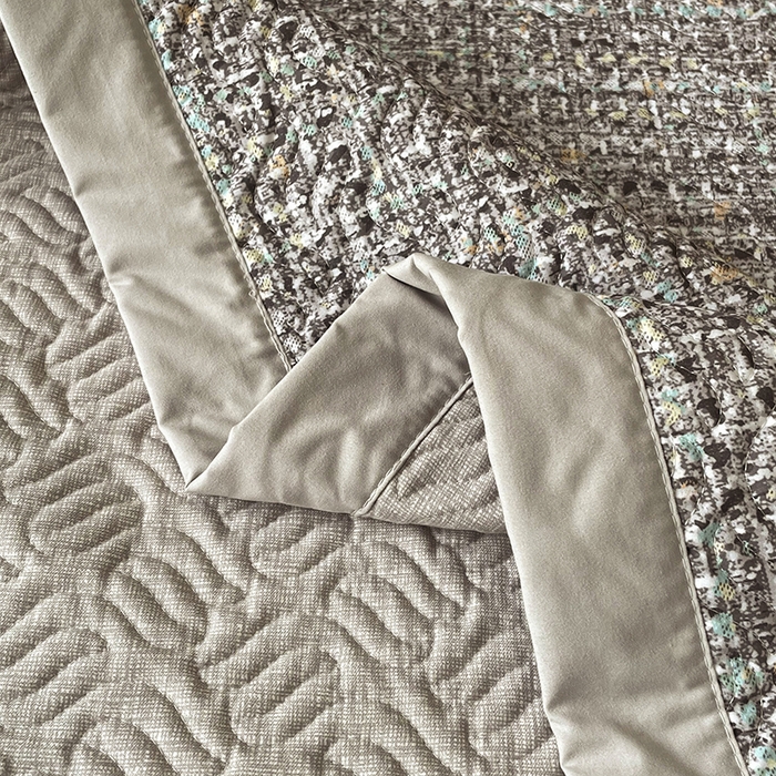 91家纺网 家纺一手货源 找家纺 大渔生活 2025新款磨毛夹棉床盖 御典灰