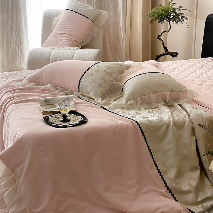 91家纺网 家纺一手货源 找家纺 （总）富米莱（原臻工厂） 2025新款西西里莱赛尔天丝法式公主风浮雕蝴蝶夏被床盖四件套