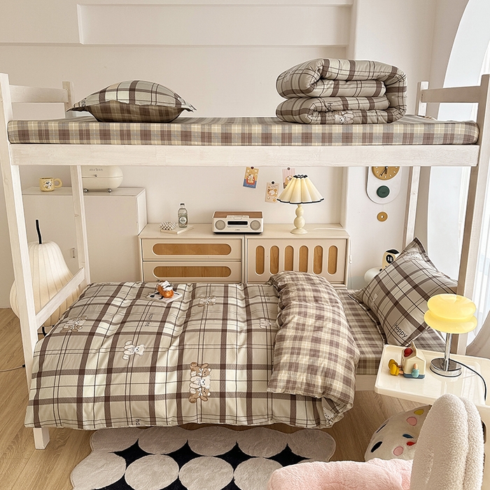 91家纺网 家纺一手货源 找家纺 卡普 2025新款爆款加厚卡通小清新全棉纯棉学生宿舍三件套床笠隔天可拿休闲小熊