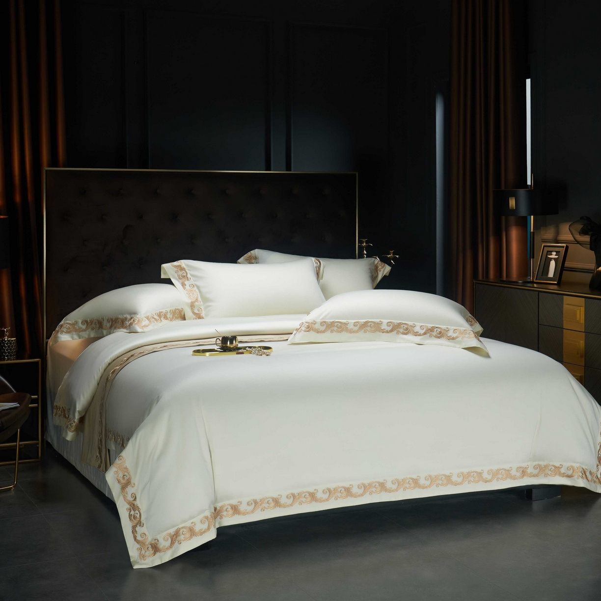 91家纺网 家纺一手货源 找家纺 缔缦 2025新款高端定织面料S140长绒棉精梳棉重磅刺绣四件套罗莎系列 贵族白